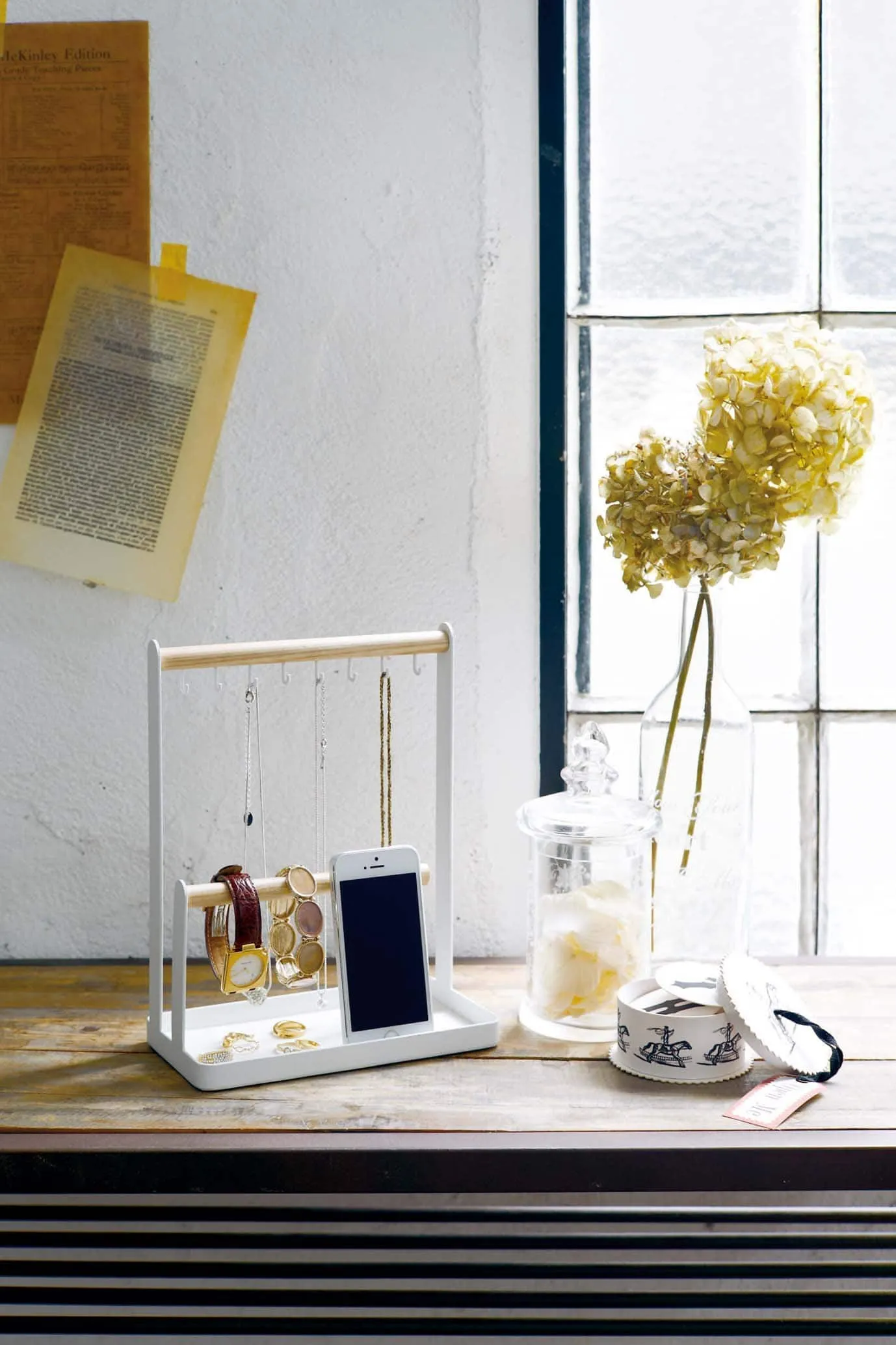 Accessory Stand