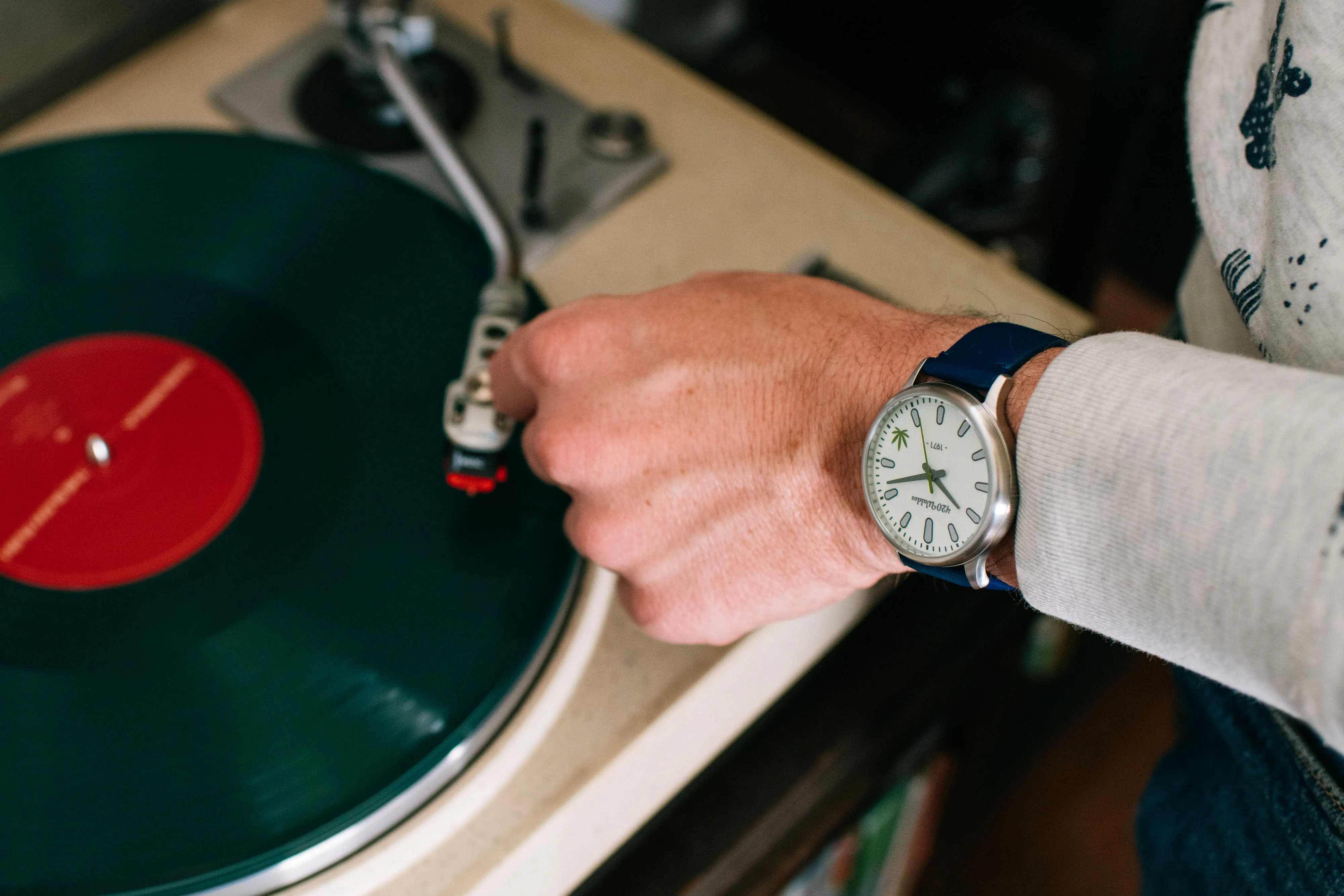 BUD Series Wrist Watch | White Dial, Dark Blue Band