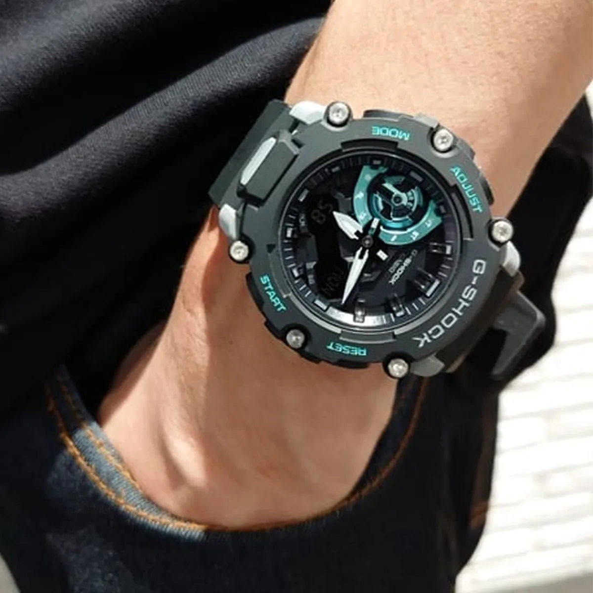 Casio - G-Shock - GA-2200M-1ADR