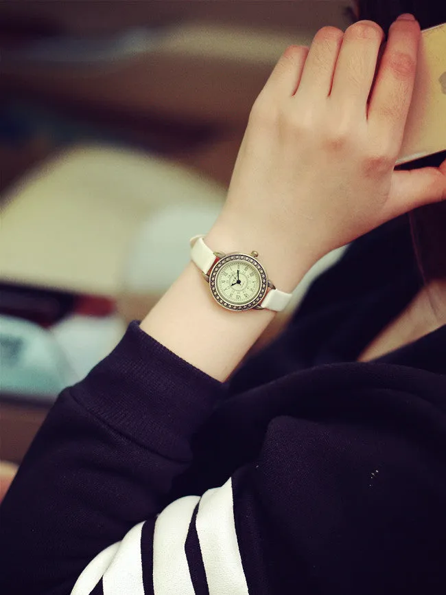 Fashion Classic Vintage Magic Rome Dial Brass Alloy Thin Leather Strap Quartz Wristwatch Watch for Women Ladies Girls