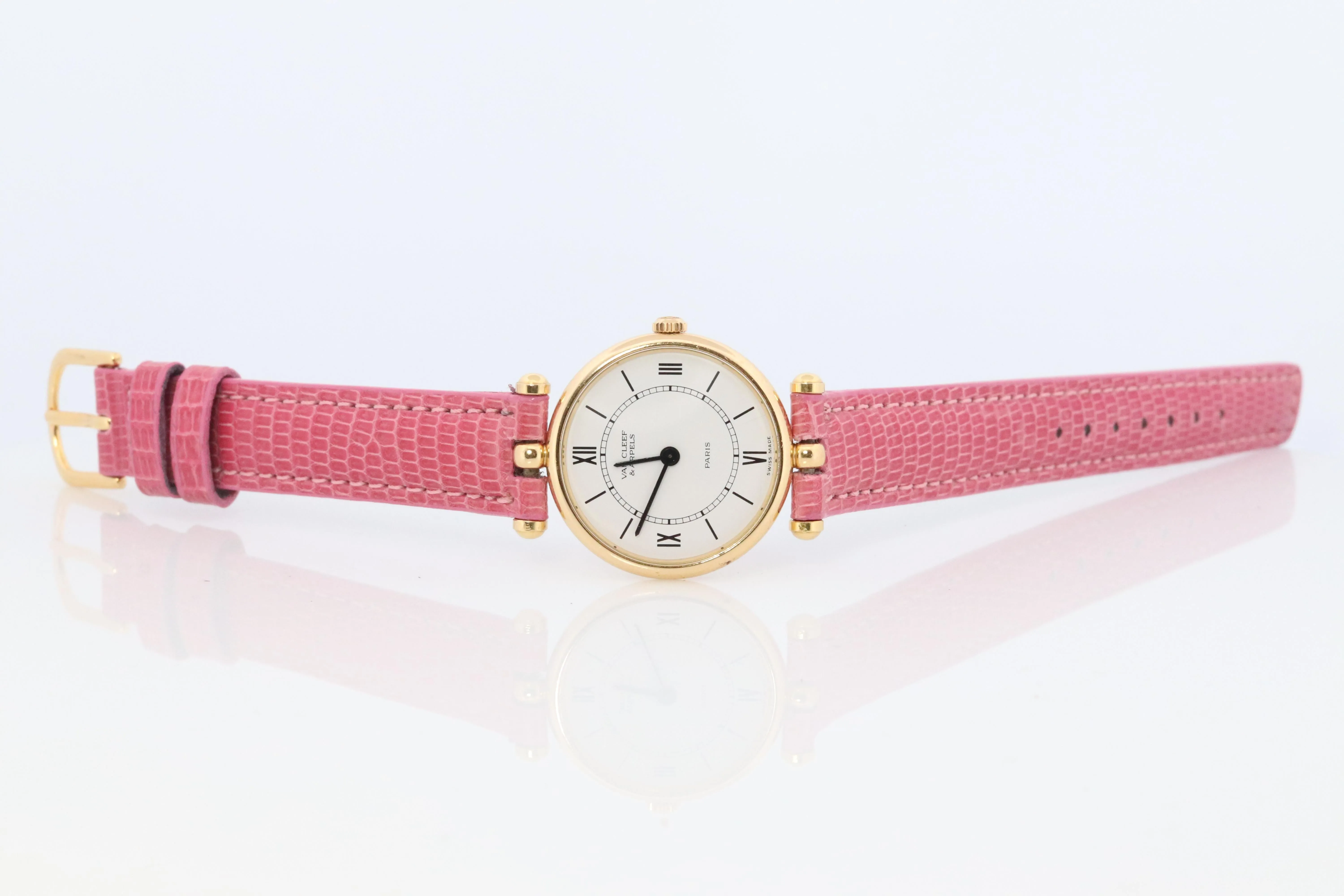 Van Cleef and Arpels 18601 watch. 18k Gold VCA Classique Ladies Watch.