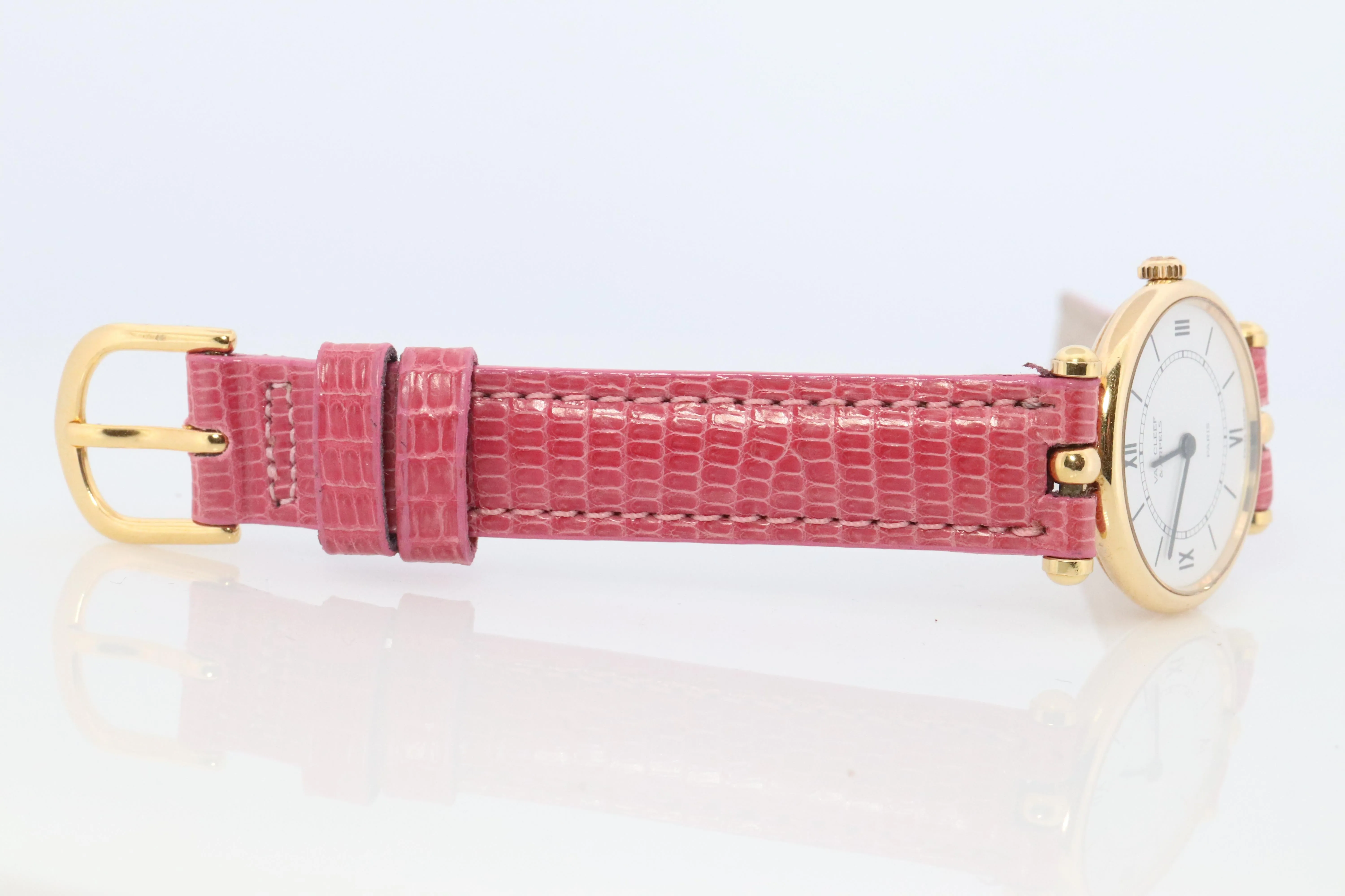 Van Cleef and Arpels 18601 watch. 18k Gold VCA Classique Ladies Watch.