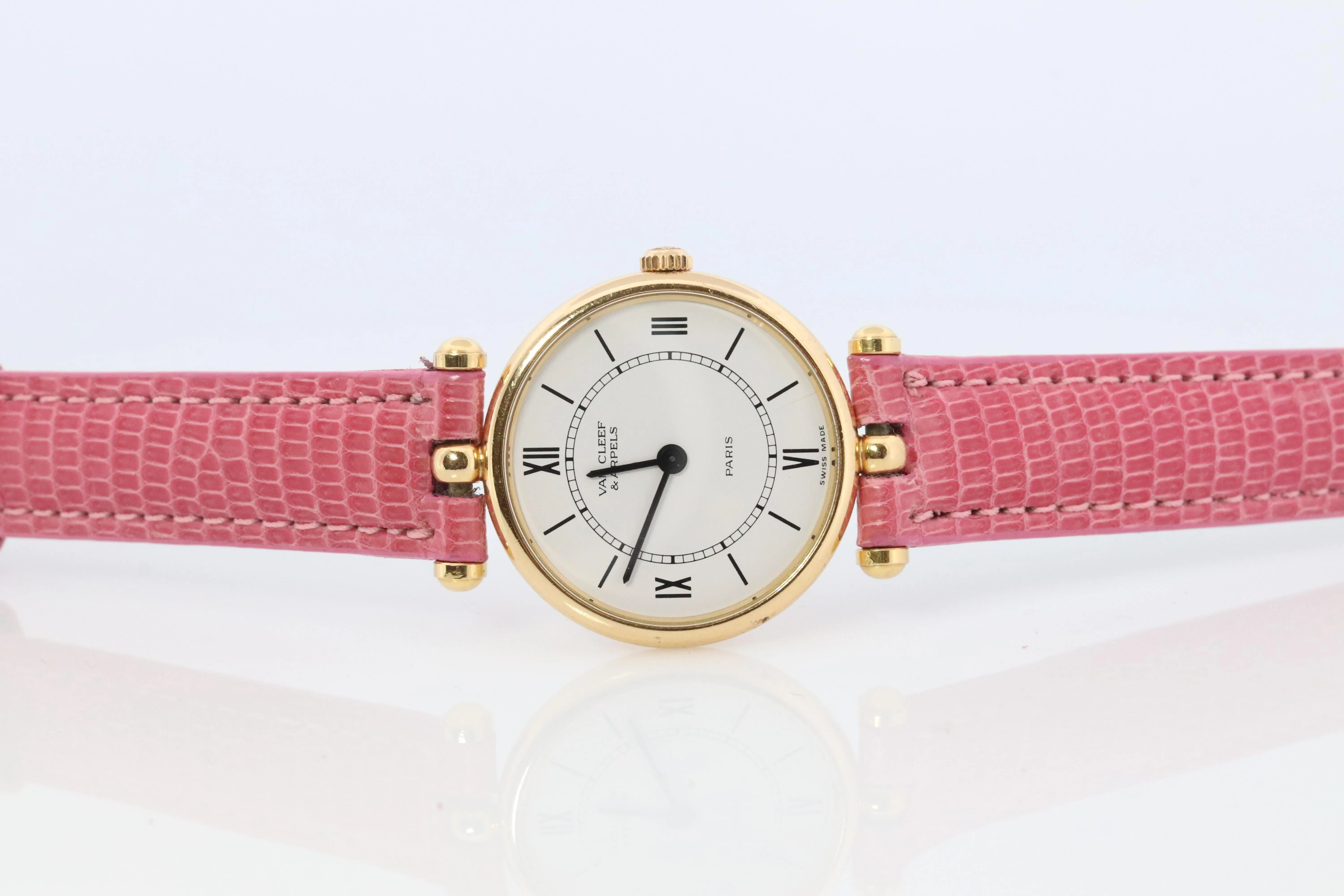 Van Cleef and Arpels 18601 watch. 18k Gold VCA Classique Ladies Watch.