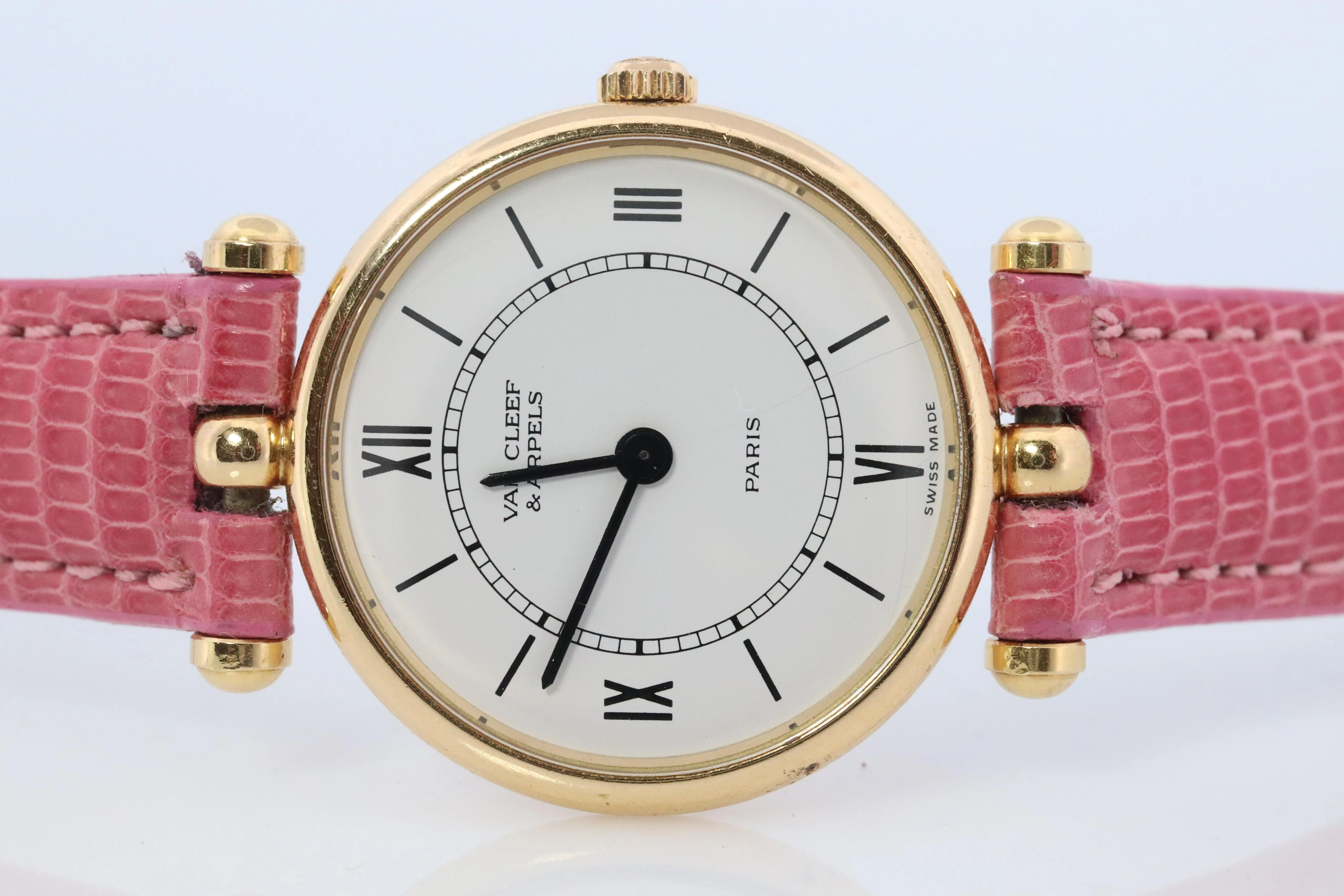 Van Cleef and Arpels 18601 watch. 18k Gold VCA Classique Ladies Watch.