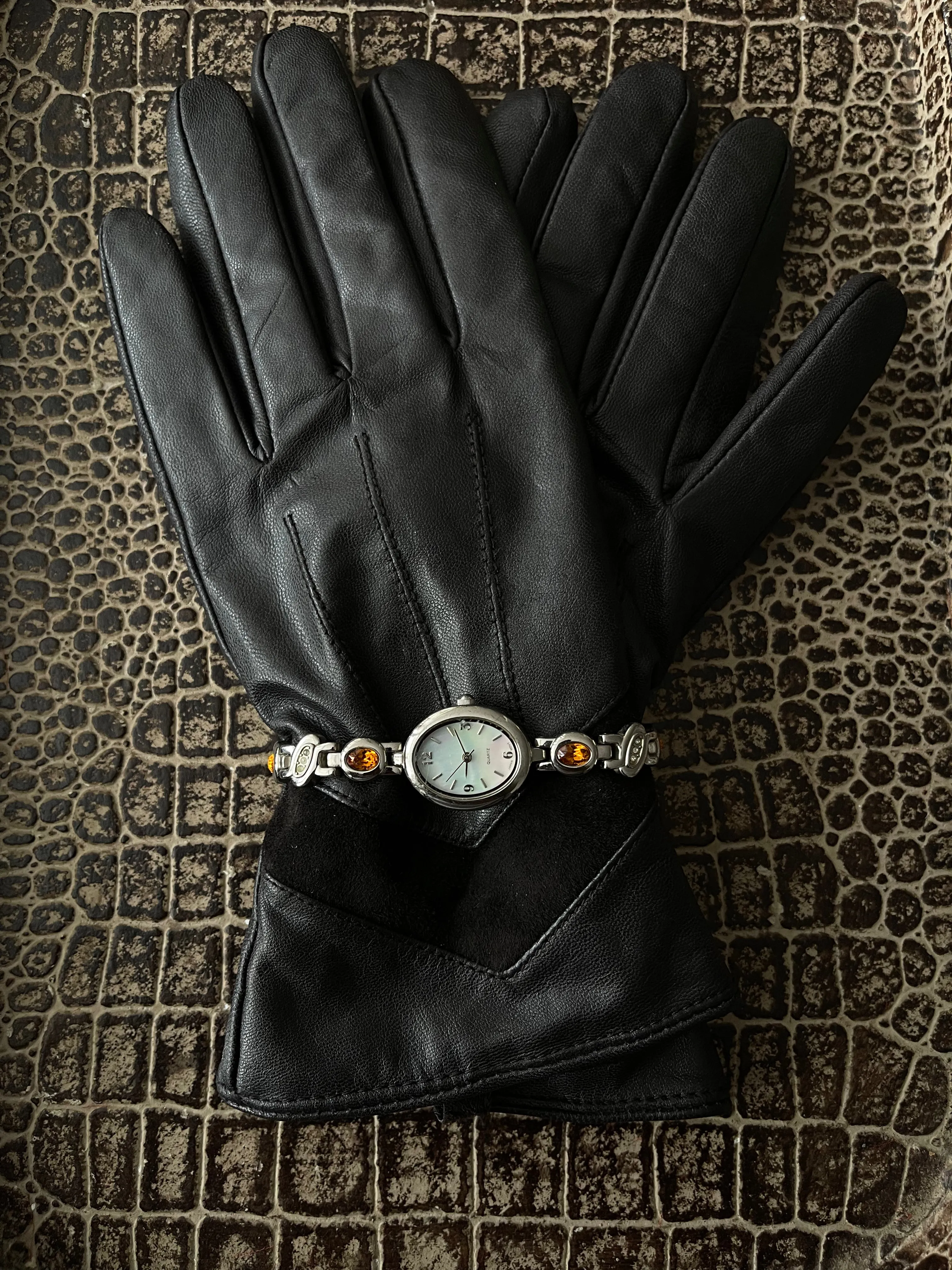 VINTAGE WATCH WITH GEMSTONES