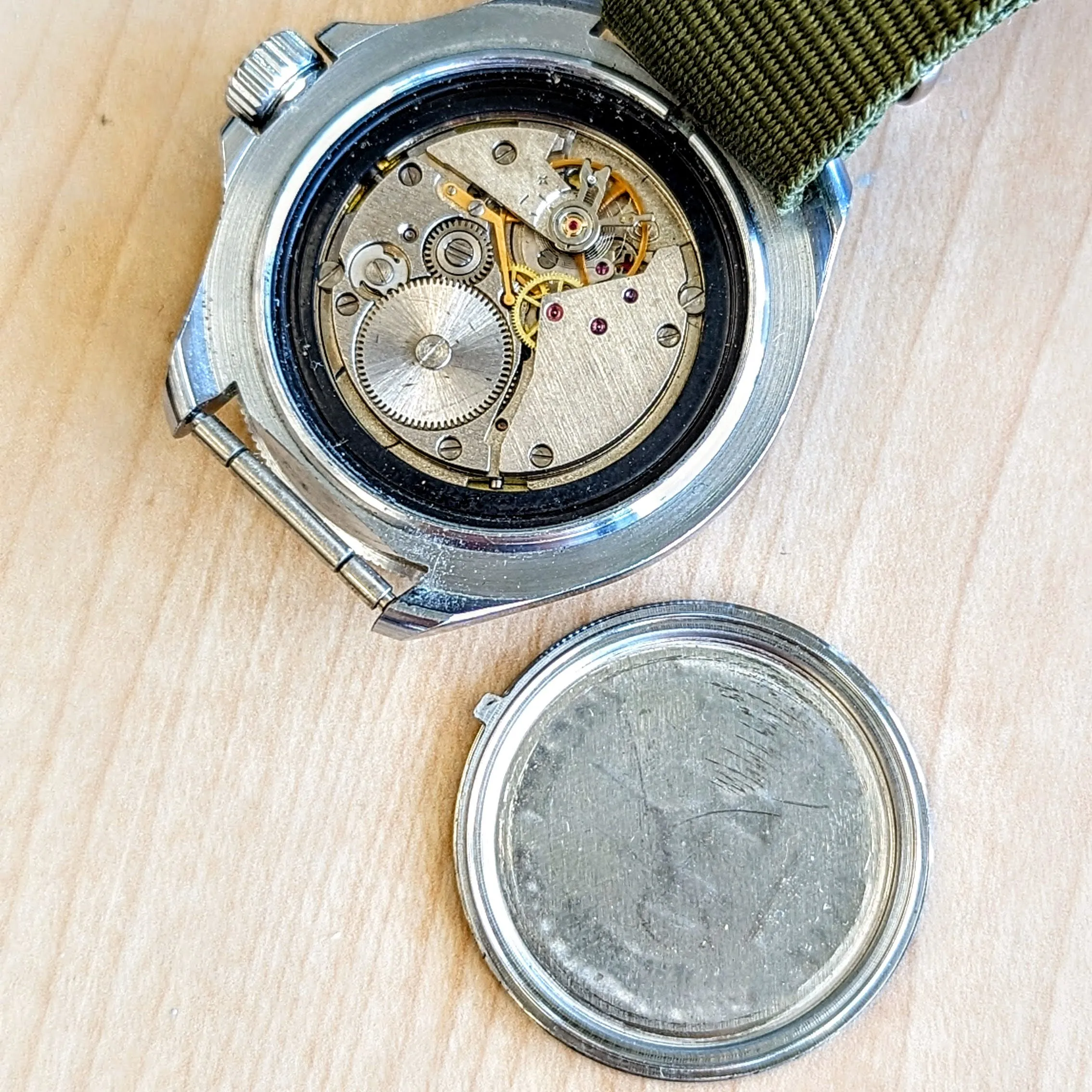 VOSTOK Komandirskie "Red Star" Diver Watch 17 Jewels Cal. 2414A Watertight 50m - Ref. 341201 U.S.S.R. Made
